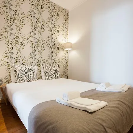 Liberty Duplex Three-bedroom - By Lu Holidays Apartment *