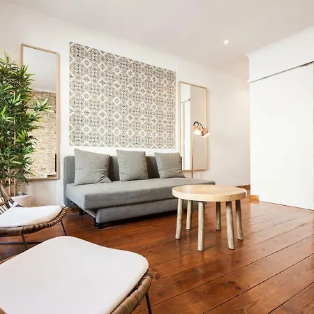 Liberty Duplex Three-bedroom - By Lu Holidays Apartment *