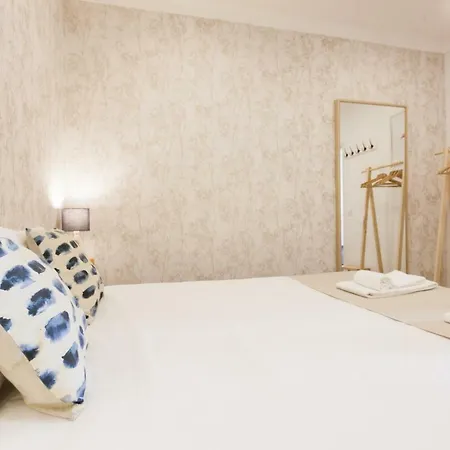 Liberty Duplex Three-bedroom - By Lu Holidays Apartment